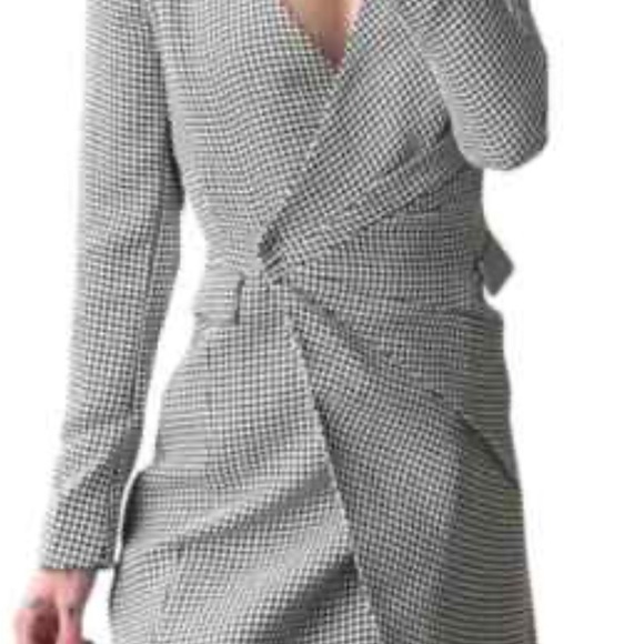 Jason Wu Houndstooth Wrap Blazer
Dress, Size XS Monochrome Long Sleeve Dress - Picture 7 of 9